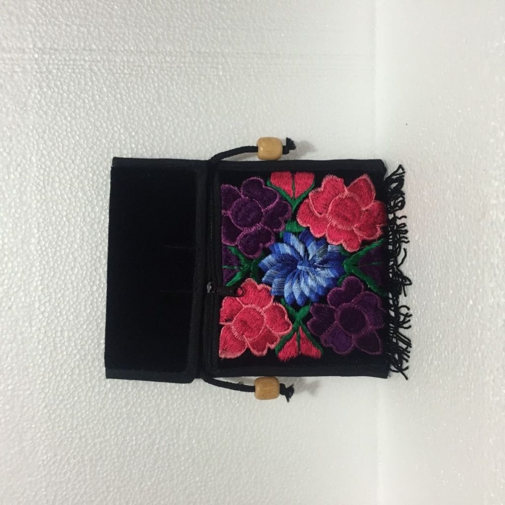 Bolso artesanal flores bordado a mano al mayoreo — Imagen 2